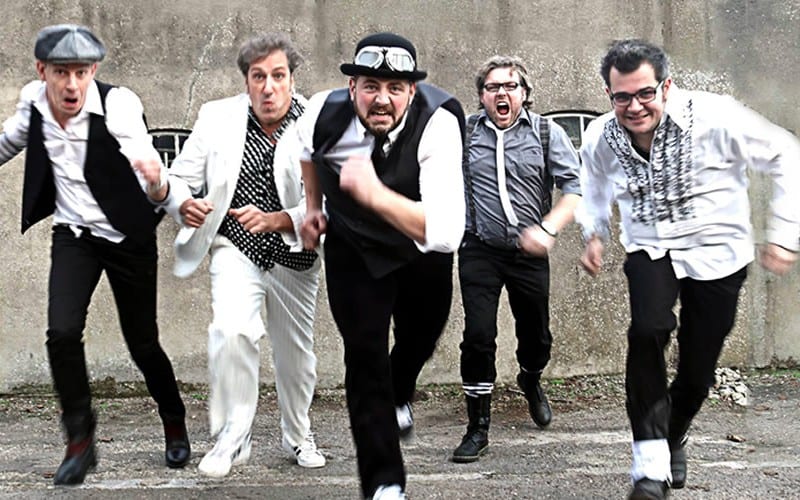 Pater moeskroen voordelig boeken bij burolivemuziek.nl