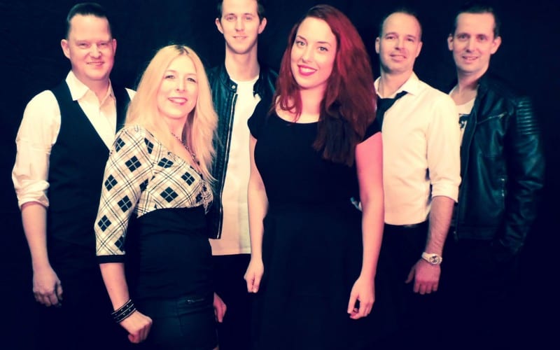 Synergy voordelig boeken bij burolivemuziek.nl