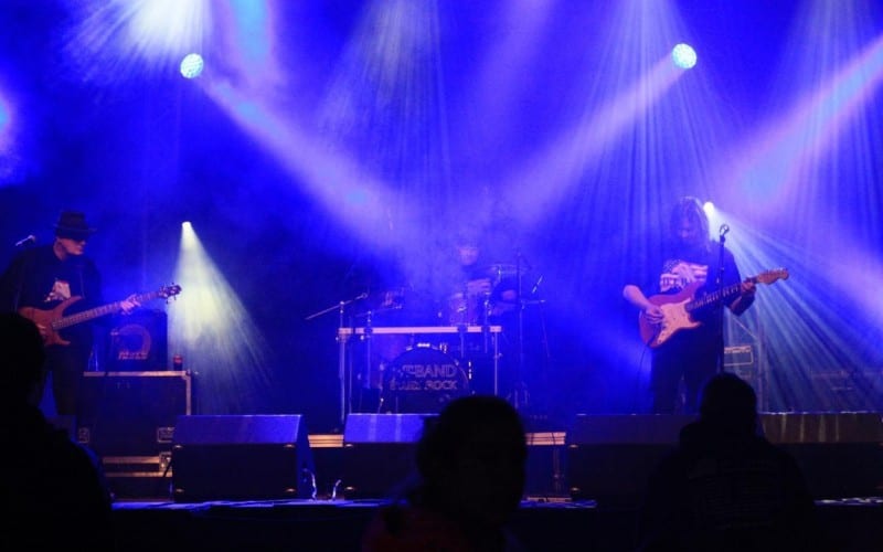 Jeroen van Tuijl band voordelig boeken bij burolivemuziek.nl