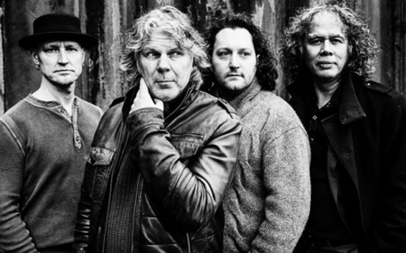 King of the world voordelig boeken bij burolivemuziek.nl