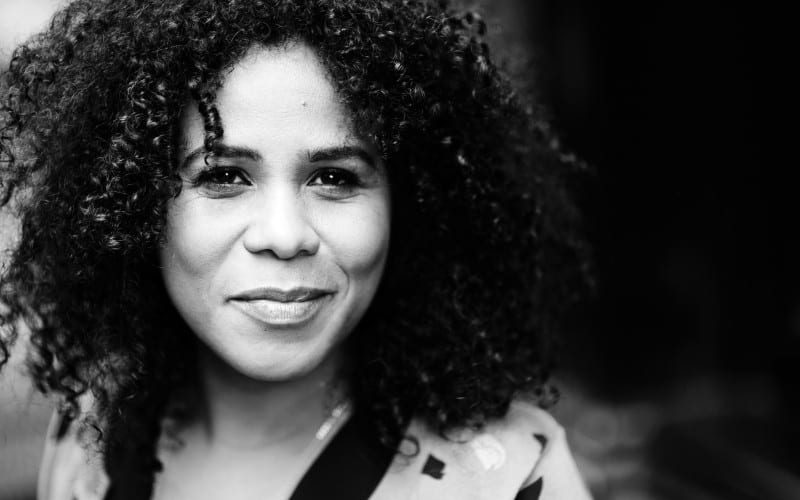 Lilian Vieira boeken? Via Erkend Artiestenbureau! Transparante vermelding prijzen en betrouwbaar boeken. Gratis advies! Jouw feest de juiste muziek!