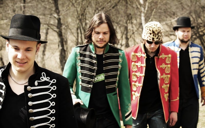 77 Bombay Street voordelig boeken bij Burolivemuziek.nl