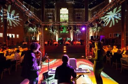 juice & cigars voordelig boeken bij burolivemuziek.nl