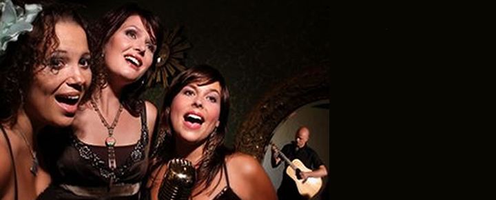 Three Acoustic boek je voordelig bij burolivemuziek.nl