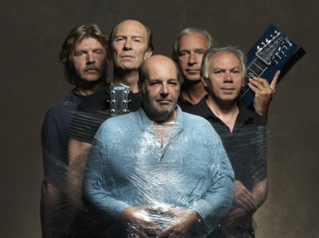 Vermeulen en de rest boeken? Via Erkend Artiestenbureau! Transparante vermelding prijzen en betrouwbaar boeken. Gratis advies! Jouw feest de juiste muziek!