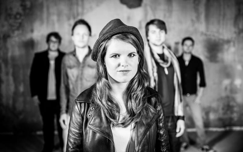 Elle Alpha burolivemuziek.nl