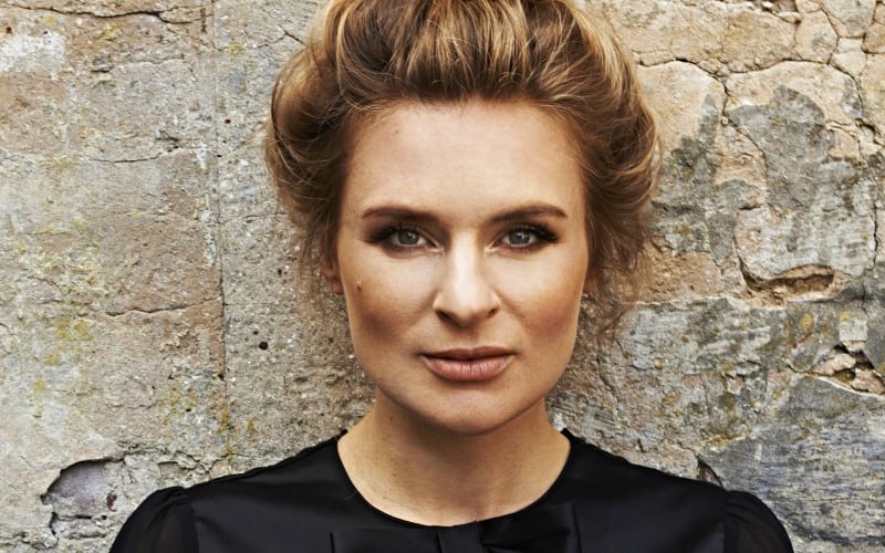 Sandra van Nieuwland boek je bij Burolivemuziek.nl