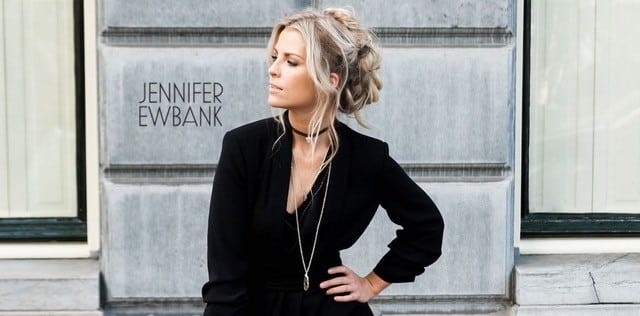 Jennifer Ewbank boek je bij Burolivemuziek.nl