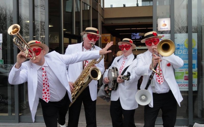 McDixie Swing orkest Burolivemuziek.nl