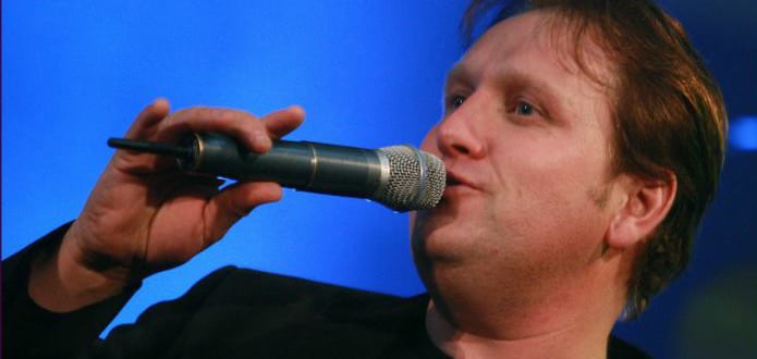 Tony Jordan voordelig boeken bij burolivemuziek.nl