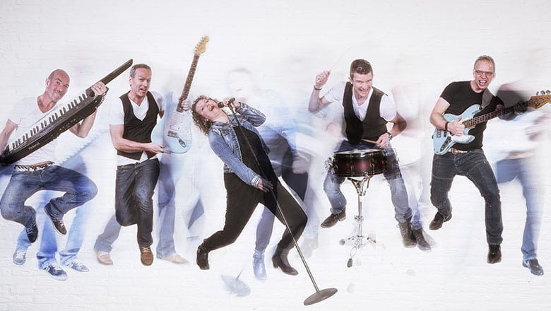 Virus voordelig boeken bij Burolivemuziek.nl