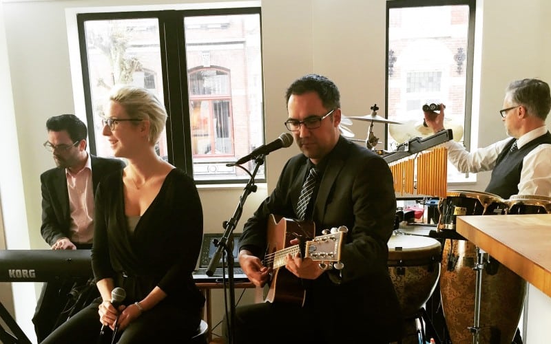 Mellow XL voordelig boeken bij Burolivemuziek.nl