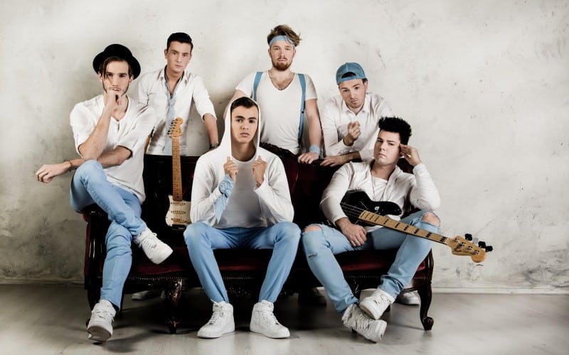 Baby Blue voordelig boeken bij Burolivemuziek.nl