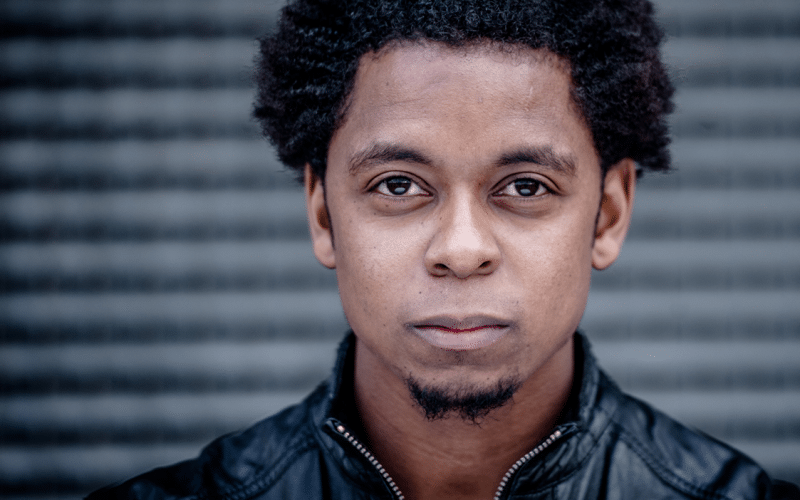 typhoon boek je voordelig bij BUROLIVEMUZIEK.NL