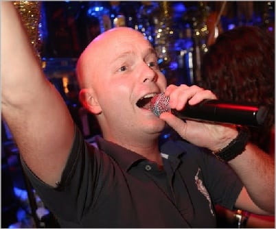 zanger Mike voordelig boeken bij Burolivemuziek.nl