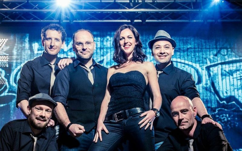 Rootz boek je bij Burolivemuziek.nl