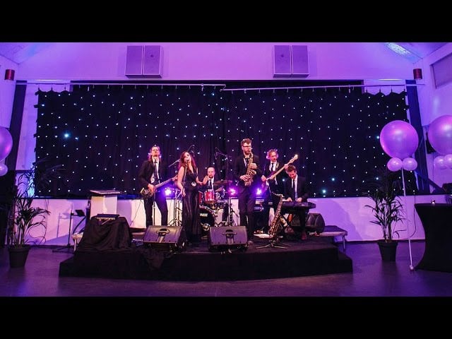 Casino Royale voordelig boeken bij Burolivemuziek.nl