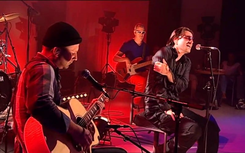 U2 Unplugged boek je bij Burolivemuziek.nl