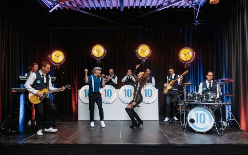 10FeetUp boeken bij Burolivemuziek.nl