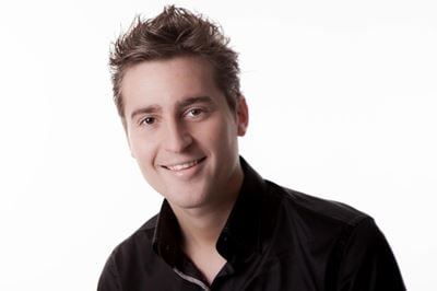 Theodoor boek je simpel, snel en voordelig bij Burolivemuziek.nl