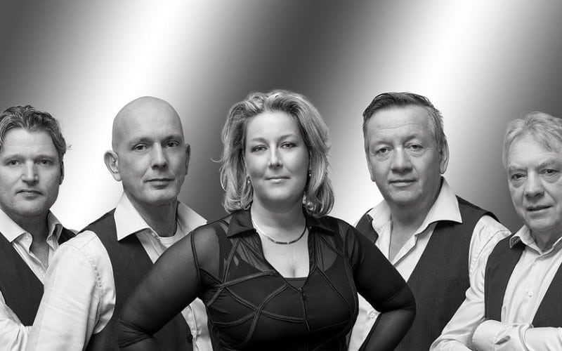 Dusty Road voordelig boeken bij Burolivemuziek.nl