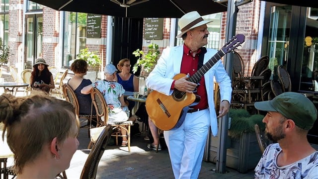 Troubadour Ricco voordelig boeken bij Burolivemuziek.nl