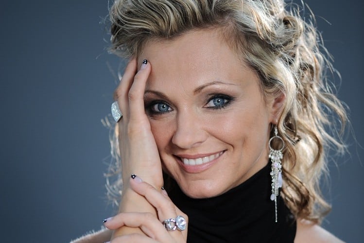 Laura Lynn voordelig boeken bij Burolivemuziek.nl