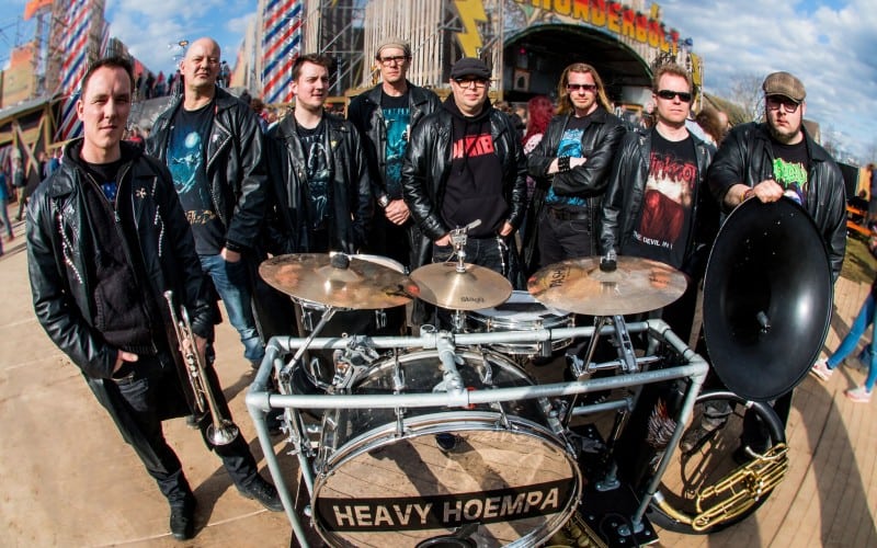 Heavy Hoempa boek je voordelig bij Burolivemuziek.nl