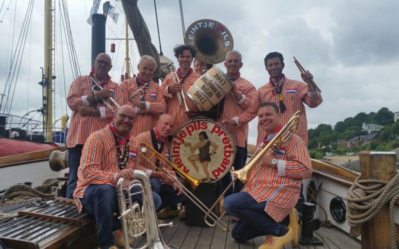 Kleintje Pils voordelig boeken bij Burolivemuziek.nl