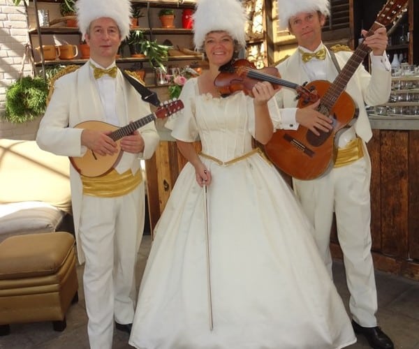 Zingende IJsbrekers voordelig boeken bij Burolivemuziek.nl