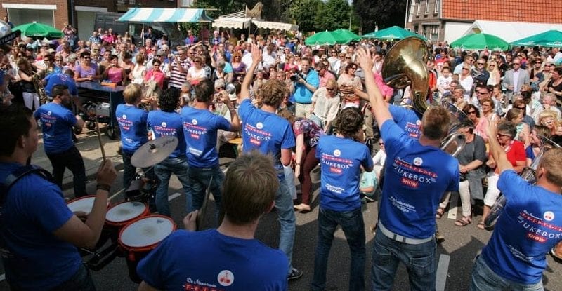 de Menaemer Feintsjes Burolivemuziek (2)