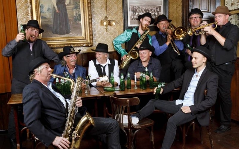 Oerend Hard (Normaal Tribute) Burolivemuziek.nl