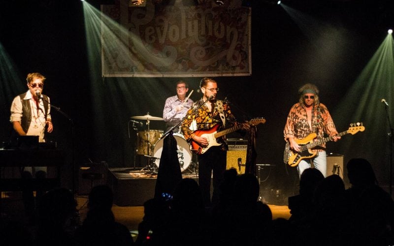 Sixties Revolution boek je voordelig bij Burolivemuziek.nl