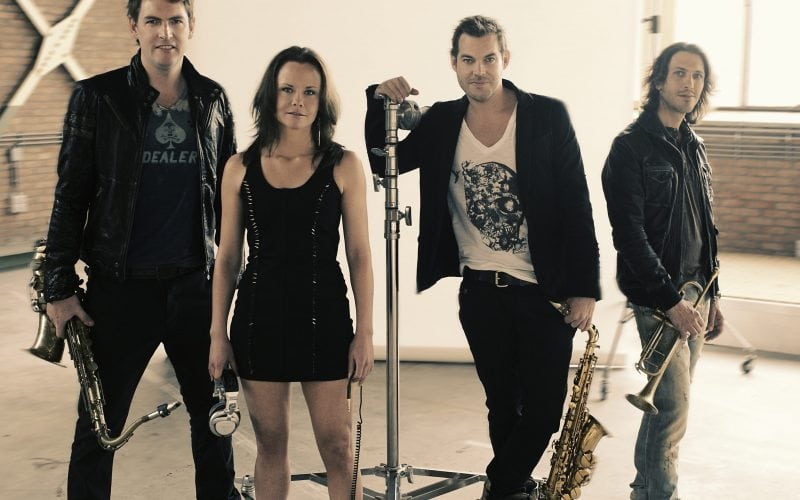 Supercharged - Saxofonisten Burolivemuziek.nl