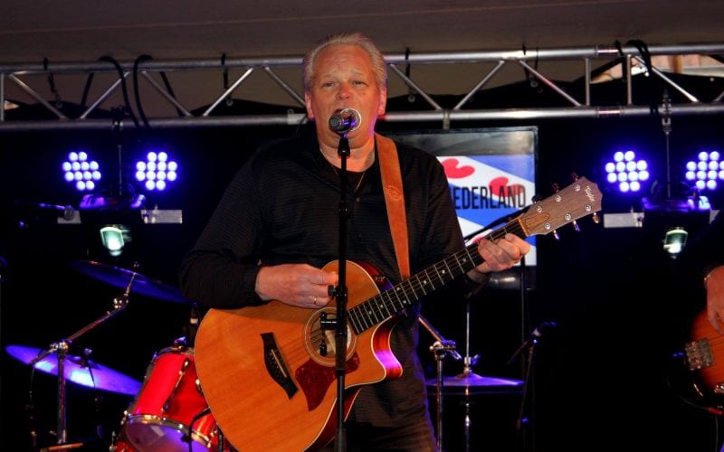 Lody Franzen plays Fogerty (CCR tribute)