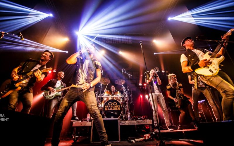 Staal met Glazen boeken bij Burolivemuziek.nl