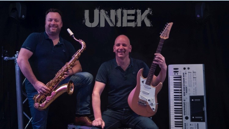 Duo Uniek boek je bij Burolivemuziek.nl