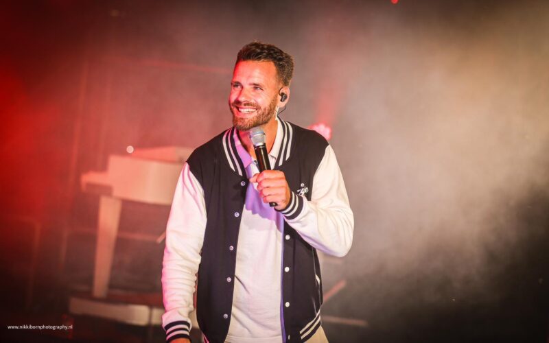 De Zingende DJ Live boeken Burolivemuziek.nl