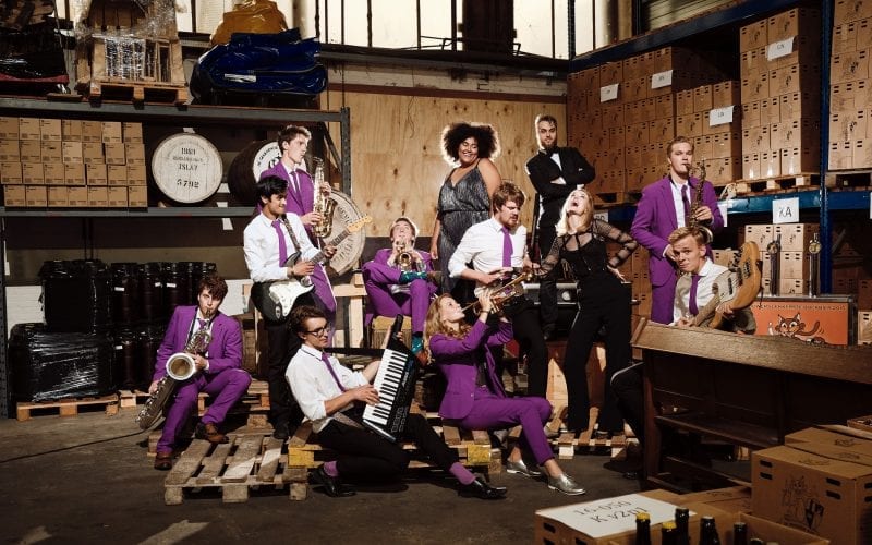 Soulband Capital S boeken bij Burolivemuziek.nl