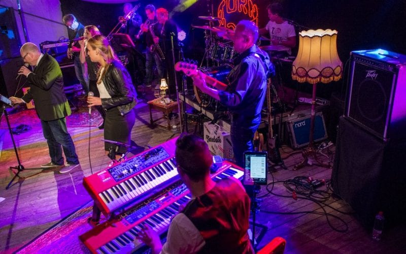 Turnback & The Blazing Babes boeken bij Burolivemuziek.nl