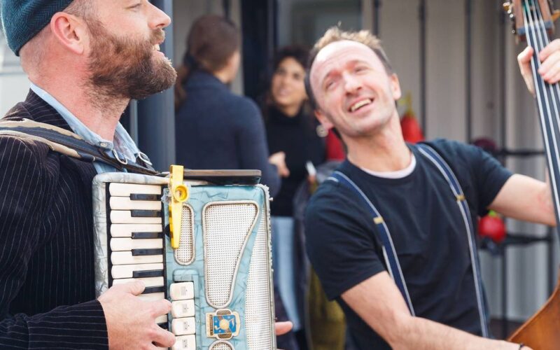 BombaNaranja boeken bij Burolivemuziek.nl