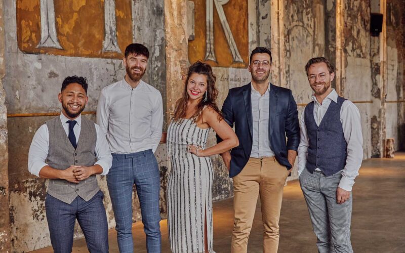 Gina-the-Gentlemen boeken bij Burolivemuziek.nl