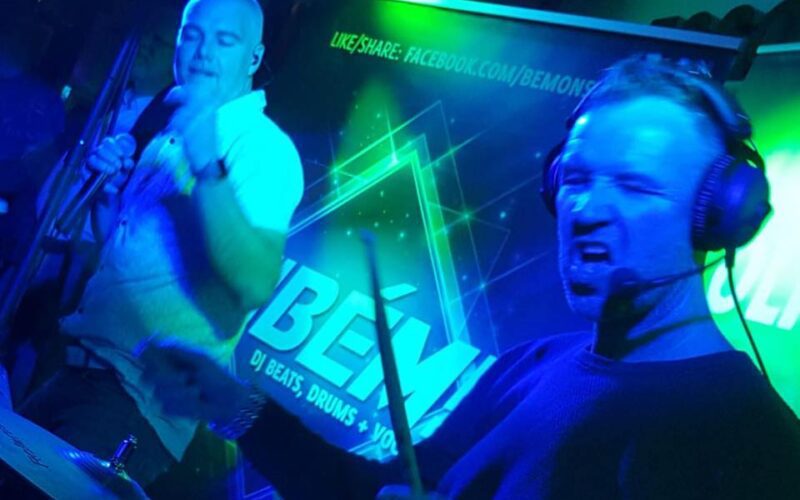 BÉM boek je bij Burolivemuziek.nl