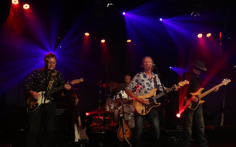 Old Ni-js Boek je bij Burolivemuziek.nl