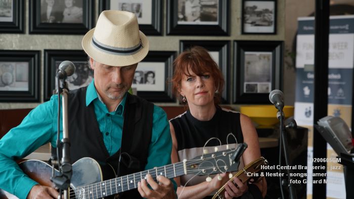 Cris & Hester Boek je bij Burolivemuziek.nl