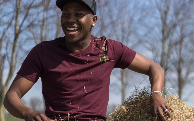 Zwarte Loonwerker Boek je bij Burolivemuziek.nl