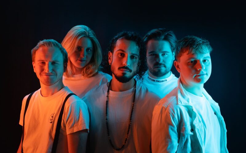 KLAPBAND! Boek je bij Burolivemuziek.nl