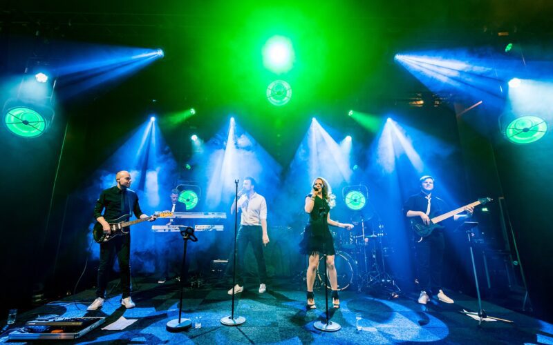 Peach Boek je bij Burolivemuziek.nl